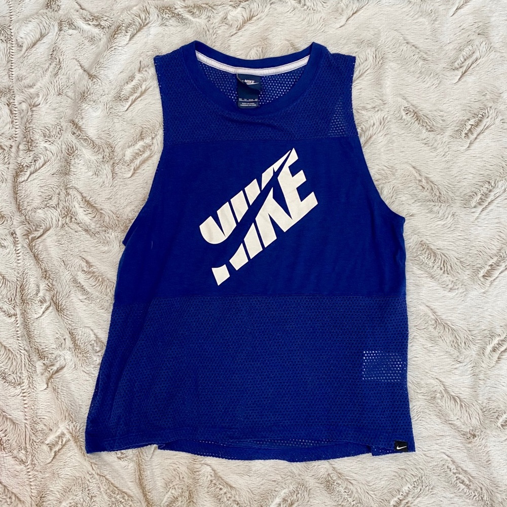 Nike women’s cut off